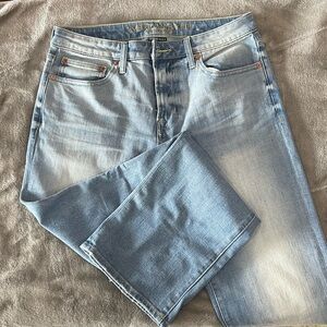 EUC worn 1x size 31/32 light wash AE men’s jeans bootcut